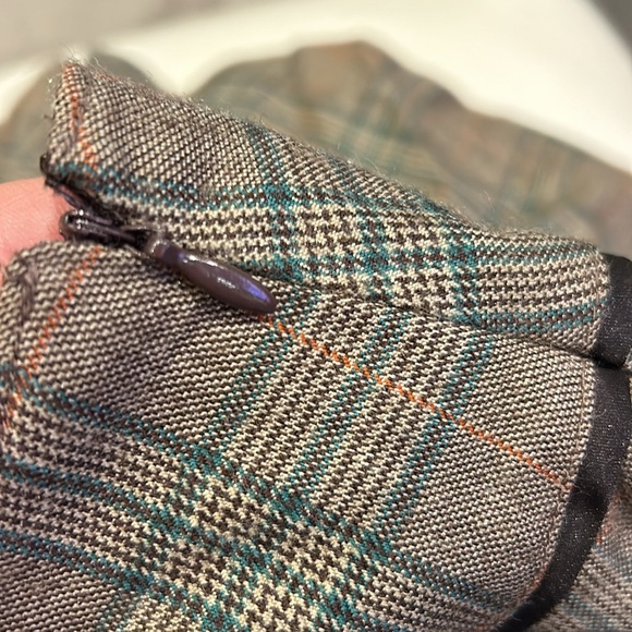 Brown Plaid Mini Skirt with Belt Loops -sz M -NWT - Picture 8 of 8